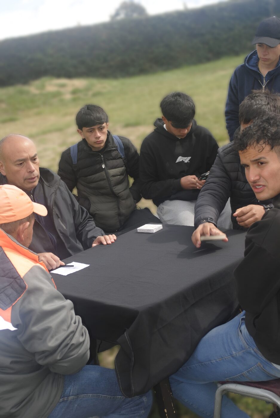 Estudiantes durante la competencia de truco